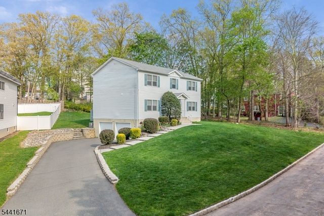 27 Harvest Ln, Livingston Twp., NJ 07039