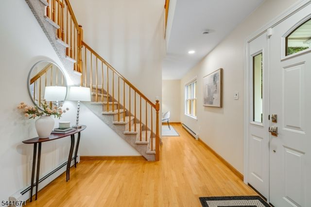 27 Harvest Ln, Livingston Twp., NJ 07039