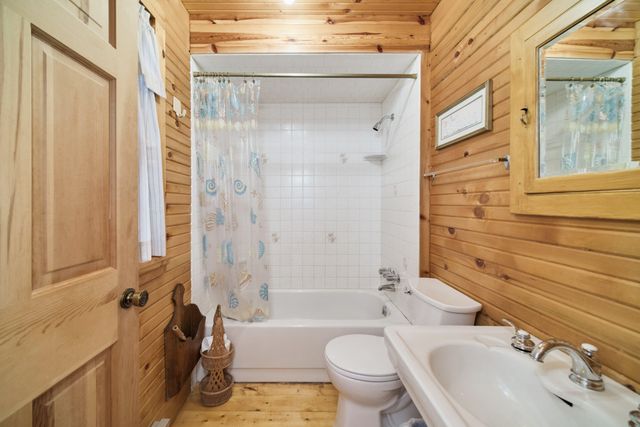 5680 E Shores Drive, Freesoil Twp, MI 49411