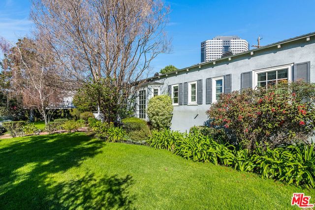 118 N Evergreen Street, Toluca Lake, CA 91505