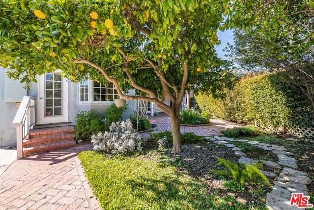 118 N Evergreen Street, Toluca Lake, CA 91505