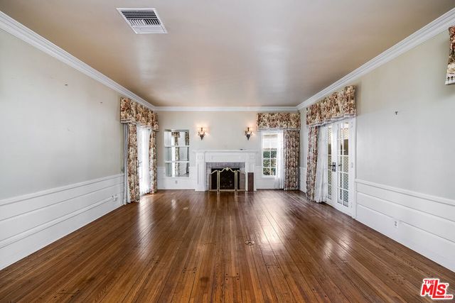 118 N Evergreen Street, Toluca Lake, CA 91505