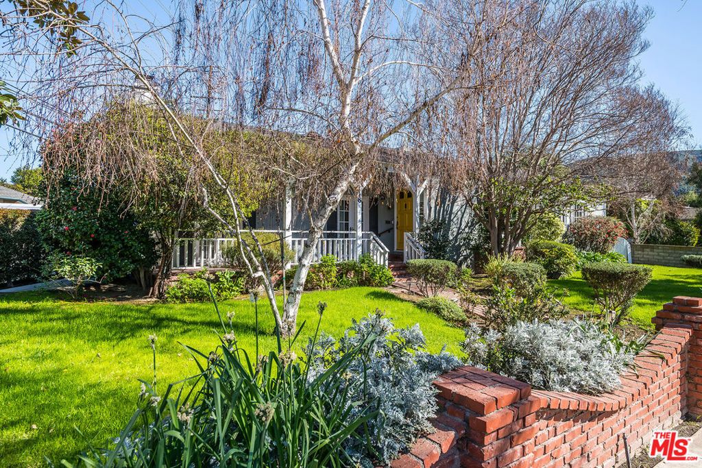 118 N Evergreen Street, Toluca Lake, CA 91505