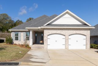 182 Raiders Trail, Valparaiso, FL 32580