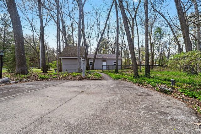 1890 Dillingham Drive, Allegan, MI 49010