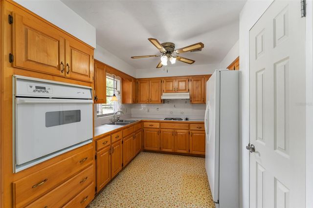 415 SE ADAMS STREET, High Springs, FL 32643