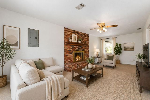 415 SE ADAMS STREET, High Springs, FL 32643