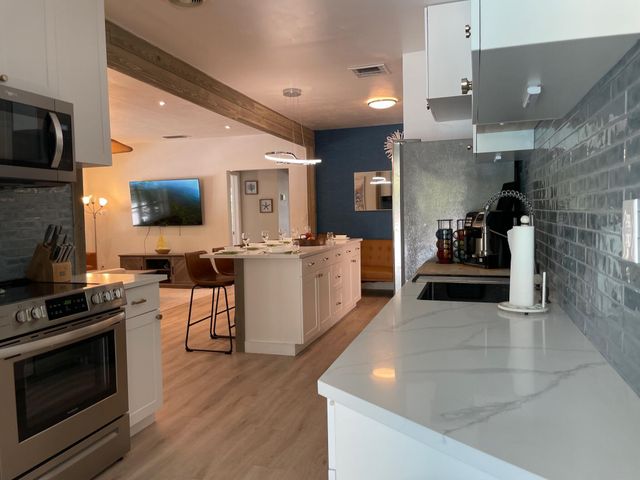 220 N 9th Ave Avenue N, Lake Worth Beach, FL 33460