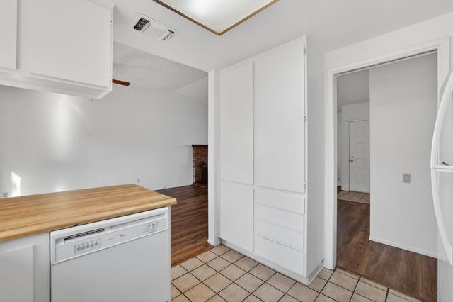 10082 Kern River Ct, Rancho Cordova, CA 95670