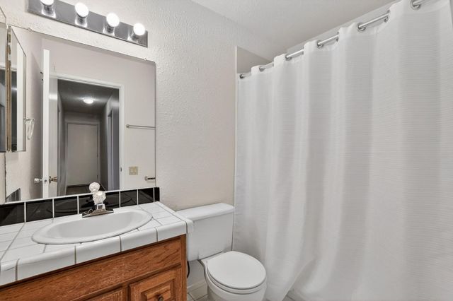 10082 Kern River Ct, Rancho Cordova, CA 95670