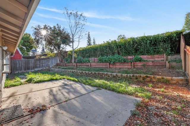 10082 Kern River Ct, Rancho Cordova, CA 95670