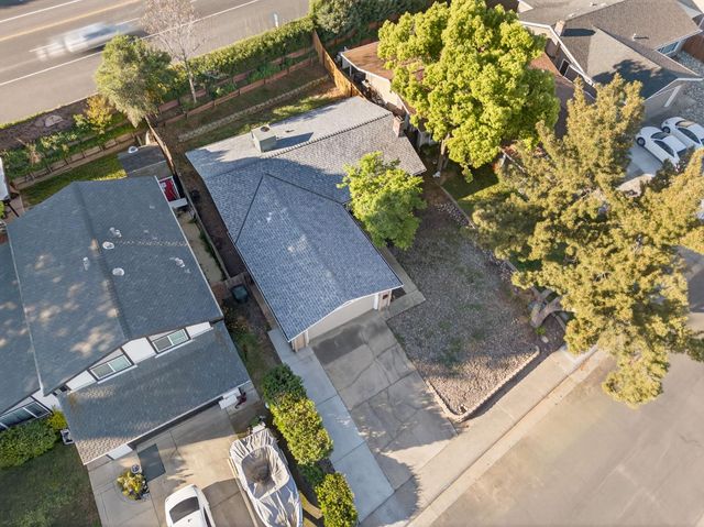 10082 Kern River Ct, Rancho Cordova, CA 95670