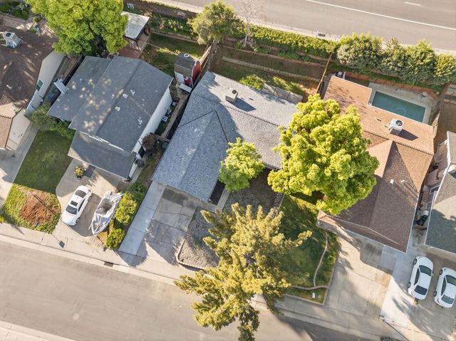 10082 Kern River Ct, Rancho Cordova, CA 95670