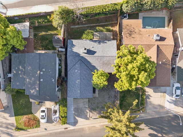 10082 Kern River Ct, Rancho Cordova, CA 95670