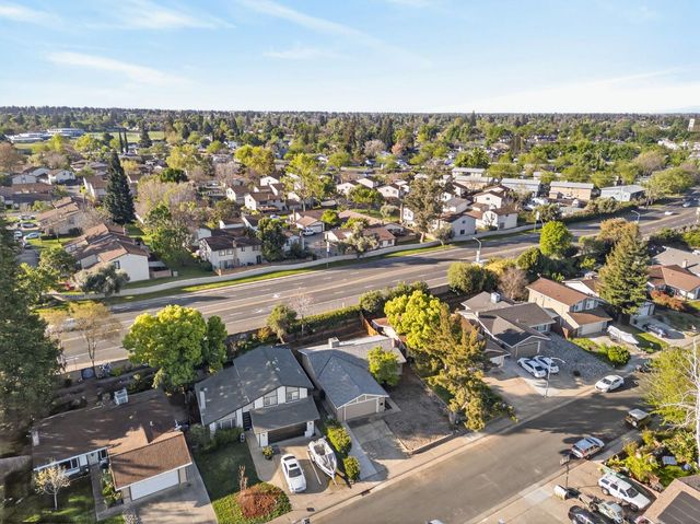 10082 Kern River Ct, Rancho Cordova, CA 95670