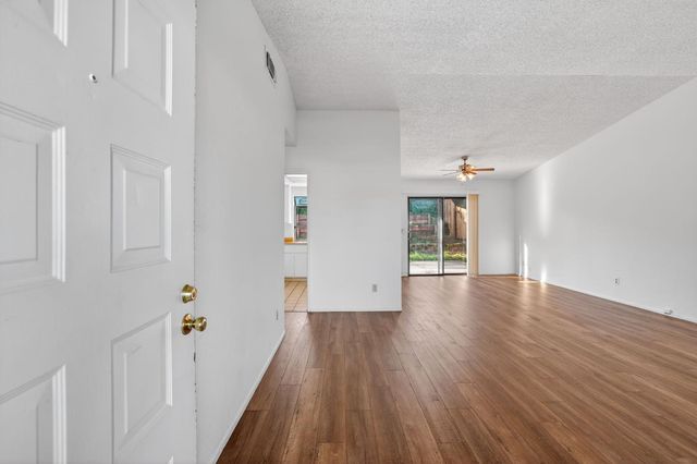 10082 Kern River Ct, Rancho Cordova, CA 95670