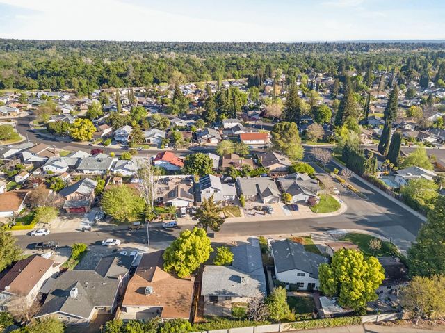 10082 Kern River Ct, Rancho Cordova, CA 95670