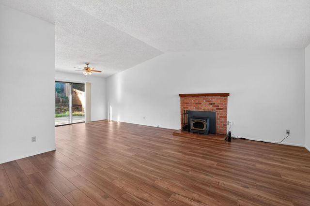 10082 Kern River Ct, Rancho Cordova, CA 95670