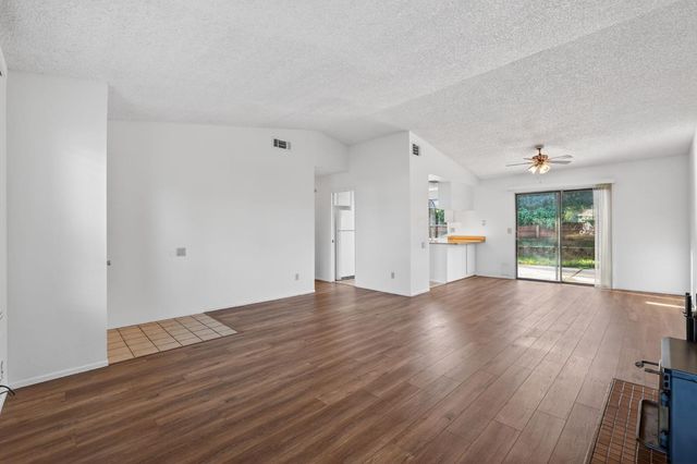 10082 Kern River Ct, Rancho Cordova, CA 95670