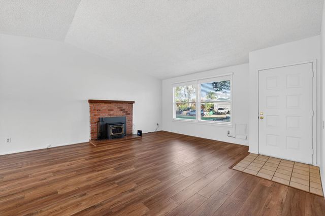 10082 Kern River Ct, Rancho Cordova, CA 95670