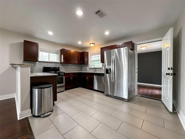 2902 Elser Street, Houston, TX 77009