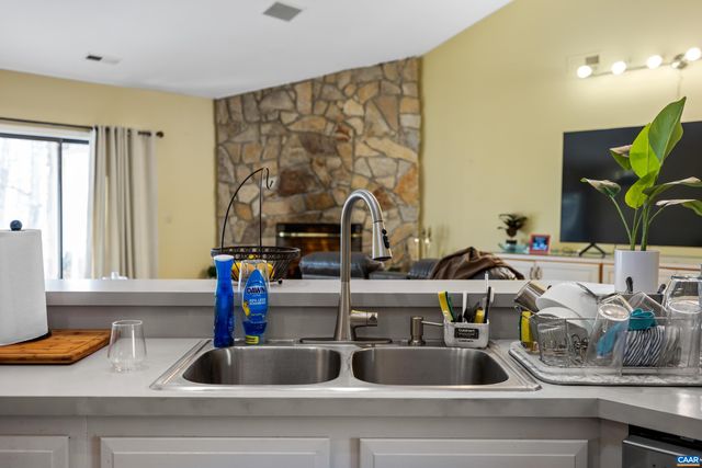 465 HIDDEN RIDGE RD, Charlottesville, VA 22902