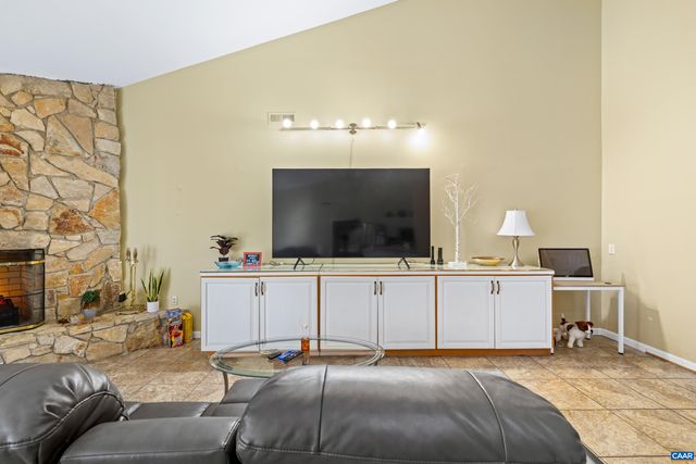 465 HIDDEN RIDGE RD, Charlottesville, VA 22902