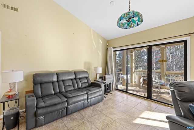 465 HIDDEN RIDGE RD, Charlottesville, VA 22902