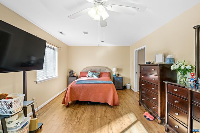 465 HIDDEN RIDGE RD, Charlottesville, VA 22902