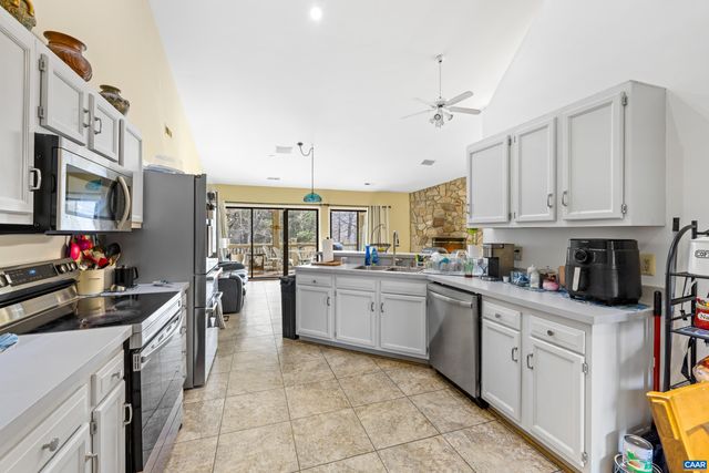 465 HIDDEN RIDGE RD, Charlottesville, VA 22902