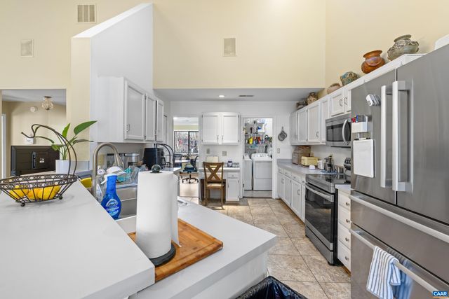 465 HIDDEN RIDGE RD, Charlottesville, VA 22902