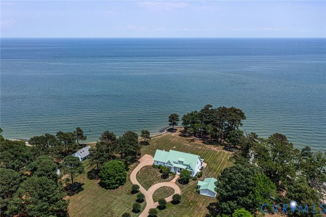 2153 Lighthouse View Dr, Heathsville, VA 22530