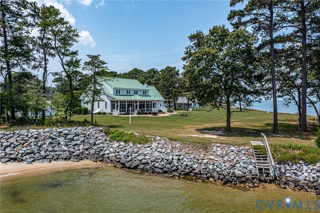 2153 Lighthouse View Dr, Heathsville, VA 22530