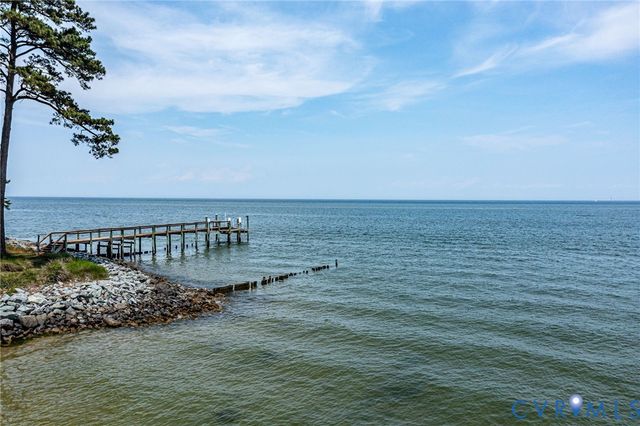 2153 Lighthouse View Dr, Heathsville, VA 22530