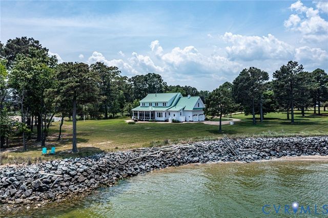 2153 Lighthouse View Dr, Heathsville, VA 22530