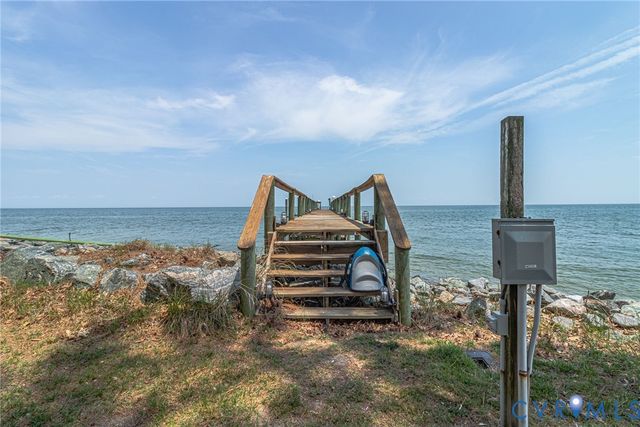 2153 Lighthouse View Dr, Heathsville, VA 22530