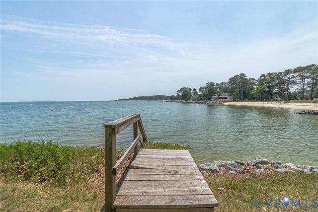 2153 Lighthouse View Dr, Heathsville, VA 22530