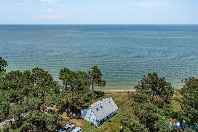 2153 Lighthouse View Dr, Heathsville, VA 22530