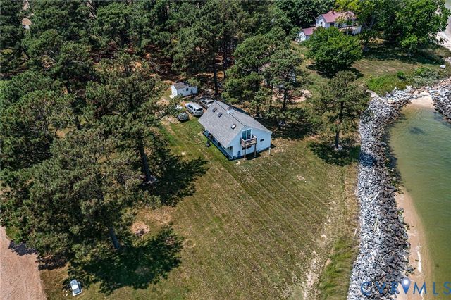 2153 Lighthouse View Dr, Heathsville, VA 22530