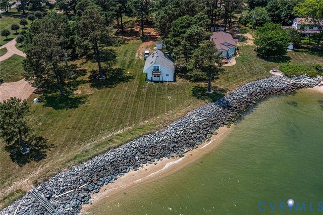 2153 Lighthouse View Dr, Heathsville, VA 22530