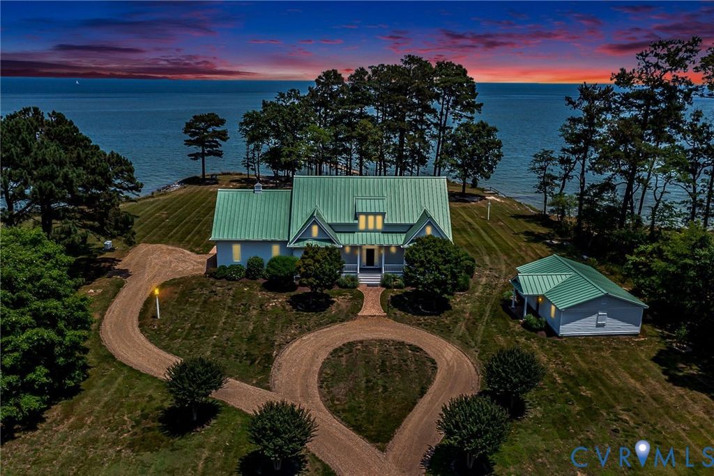 2153 Lighthouse View Dr, Heathsville, VA 22530
