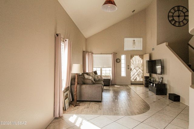 1910 N Takahe Way, Tucson, AZ 85745