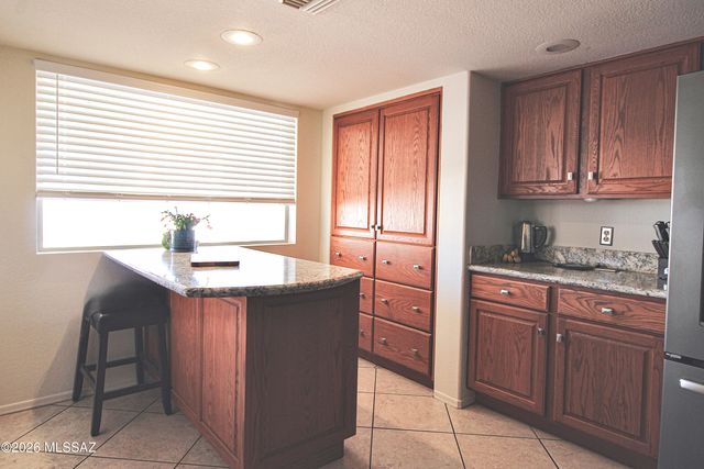 1910 N Takahe Way, Tucson, AZ 85745