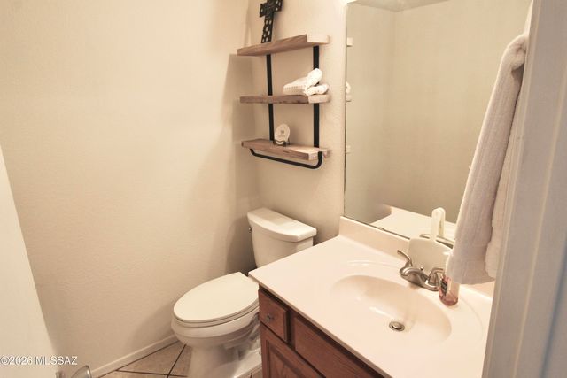 1910 N Takahe Way, Tucson, AZ 85745