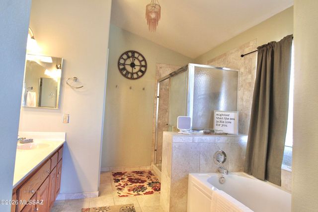 1910 N Takahe Way, Tucson, AZ 85745