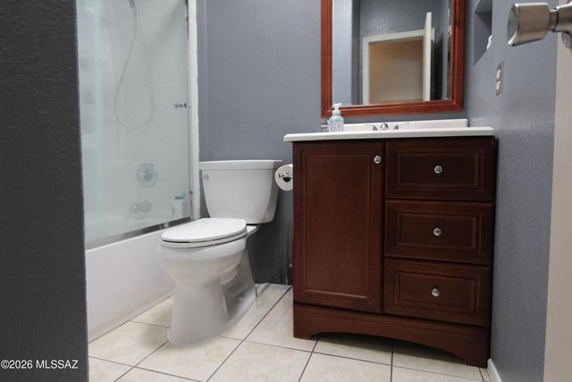 1910 N Takahe Way, Tucson, AZ 85745