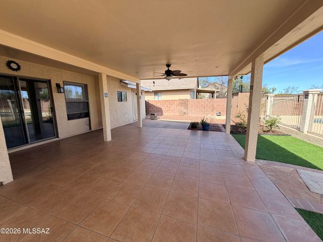 1910 N Takahe Way, Tucson, AZ 85745