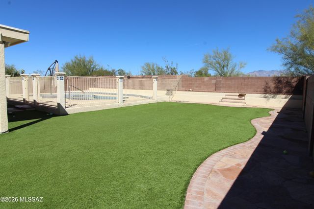 1910 N Takahe Way, Tucson, AZ 85745