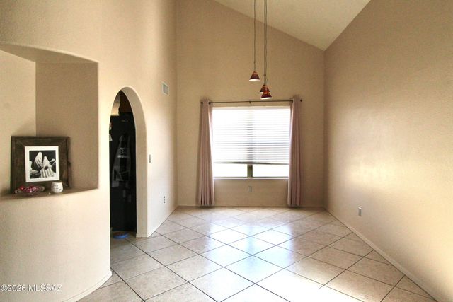 1910 N Takahe Way, Tucson, AZ 85745