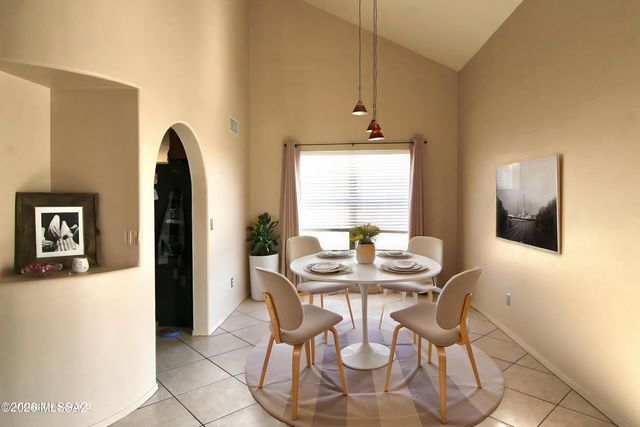 1910 N Takahe Way, Tucson, AZ 85745